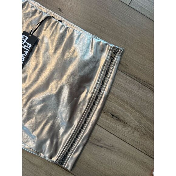 NWT Future Collective Champagne Metallic Mini Skirt Extra Large XL Womens - Picture 3 of 3